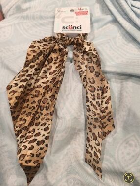 ❤️10/$16 New scünci Leopard Print Hair Scarf Scrunchie